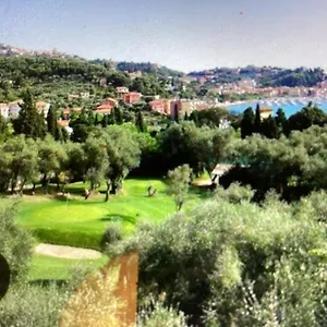 https://cinqueterre-hause-del-torretto.hotelitalianriviera.com